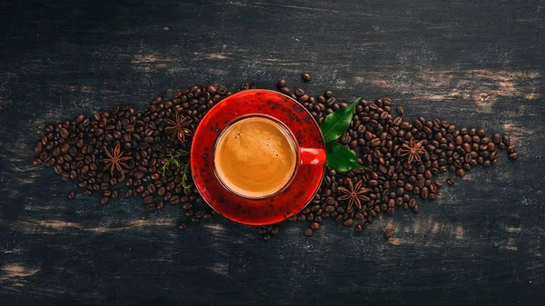 Forró Kávé Amerikai Egy Csésze Fahéj Fekete Fából Készült Háttér — Stock Fotó