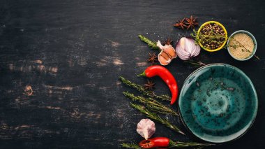 Kahvaltı Öğle yemeği akşam yemeği. Tablo yemekleri ve sebze ile servis. Üstten Görünüm. Metniniz için boş alan.