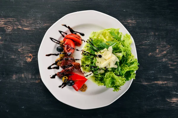 토마토 Arugula와 토마토 샐러드입니다 최고의 있습니다 — 스톡 사진