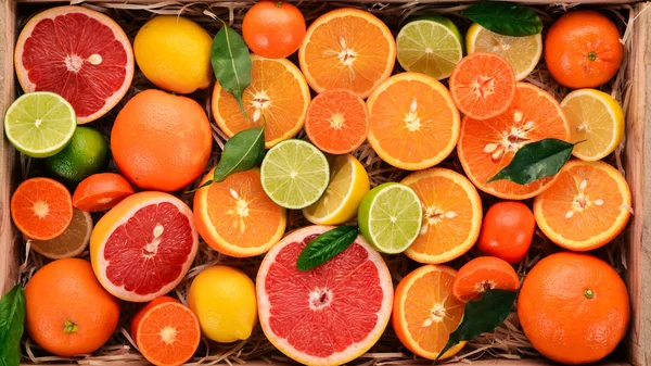 Assorted Citrus Fruit Wooden Box Orange Tangerine Grapefruit Lemon Wooden — Stock Photo, Image