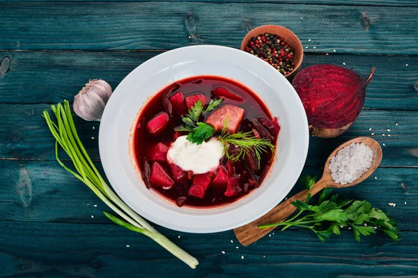 Borsch Crème Sure Cuisine Ukrainienne Vue Dessus Sur Fond Bois — Photo