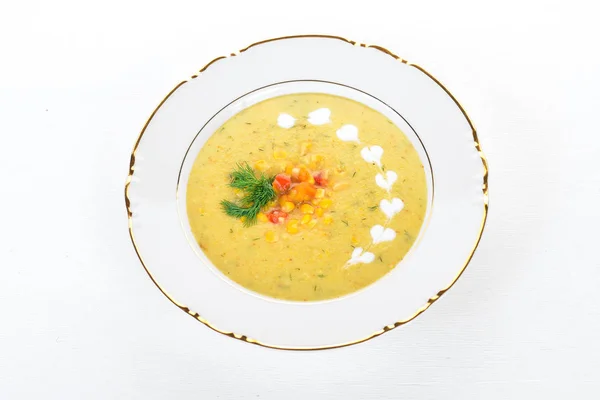 ボウルに野菜とコーンのスープ 健康食品 白い木製の背景 平面図です テキストのコピー スペース — ストック写真