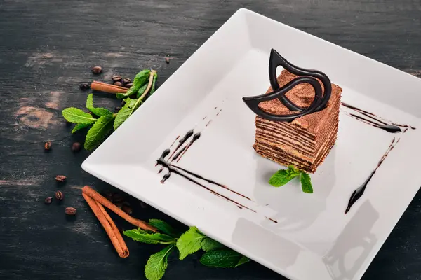 デザート スパルタク ケーキ 木製の背景 平面図です コピー スペース — ストック写真
