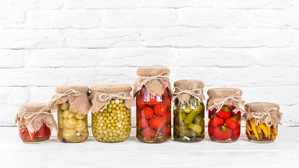 Alimentos Vinagre Latas Existencias Comida Vista Superior Sobre Fondo Madera —  Fotos de Stock