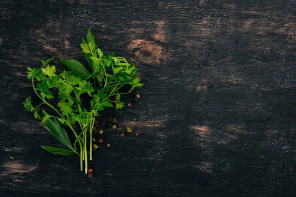 Prezzemolo Verde Spezie Uno Sfondo Legno Vista Dall Alto Copia — Foto Stock