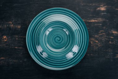 Plaka ahşap bir masa üzerinde. Üstten Görünüm. Kopya alanı.