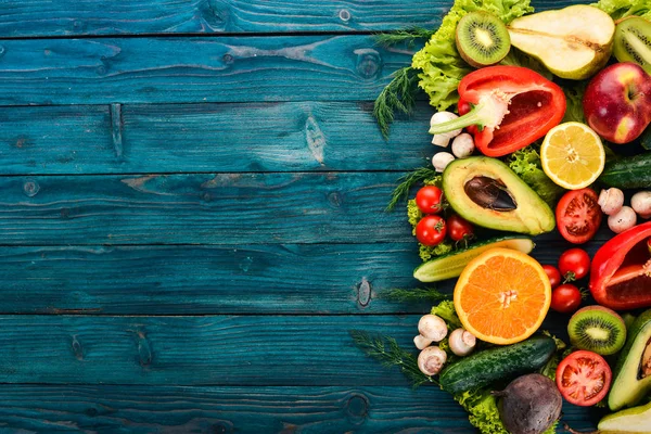 Taze Sebze Meyve Ürün Yelpazesine Sağlıklı Gıda Mavi Ahşap Arka — Stok fotoğraf