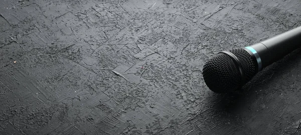 Microphone Black Stone Table Studio Top View Free Space Text — Stock Photo, Image