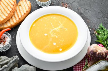 Kremalı mısır çorbası. Üst Manzara. Metnin için boş yer.