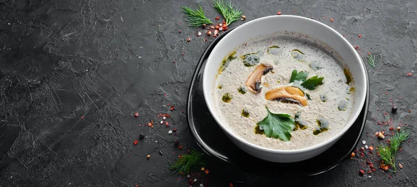 Mushroom soup puree in a bowl. Top view. Free copy space. — Stock Image Mushroom Soup Puree Bowl Top View Free Copy Space Stock Photo