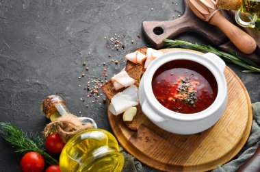 Pancar çorbası. Geleneksel Ukrayna çorbası. Üst Manzara. Metnin için boş yer.