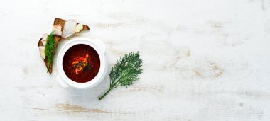 Pancar çorbası. Geleneksel Ukrayna çorbası. Üst Manzara. Metnin için boş yer.