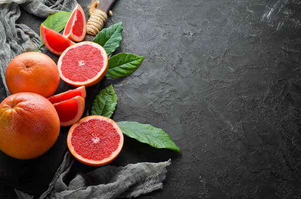 Fresh Juicy Grapefruit Leaves Citrus Fruits White Wooden Background Top — Stock Photo, Image