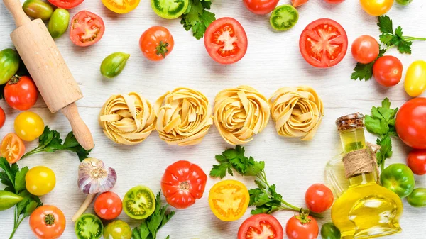 Massa Seca Tomates Verduras Óleo Ingredientes Cozinha Tradicional Italiana Legumes — Fotografia de Stock