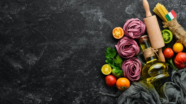 Pâtes Sèches Huile Tomate Colorée Persil Cuisine Traditionnelle Italienne Légumes — Photo