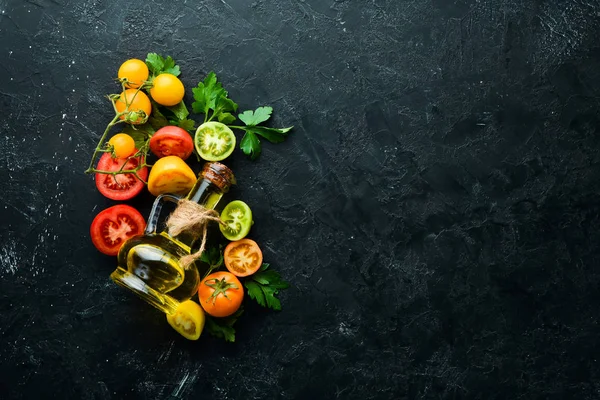 Legumes Tomates Cor Fresca Fundo Pedra Preta Vista Superior Espaço — Fotografia de Stock