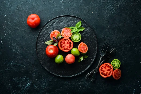 Legumes Tomates Cor Fresca Fundo Pedra Preta Vista Superior Espaço — Fotografia de Stock