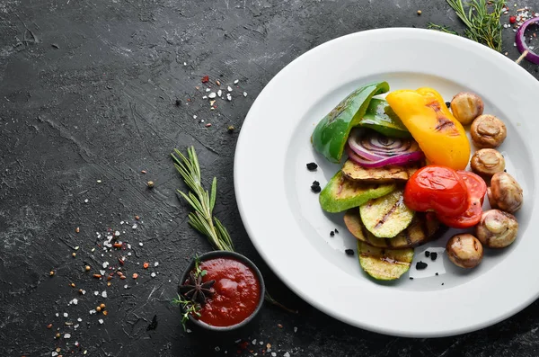 Grilled Vegetables Zucchini Tomatoes Paprika Onion Top View Free Space — Stock Photo, Image
