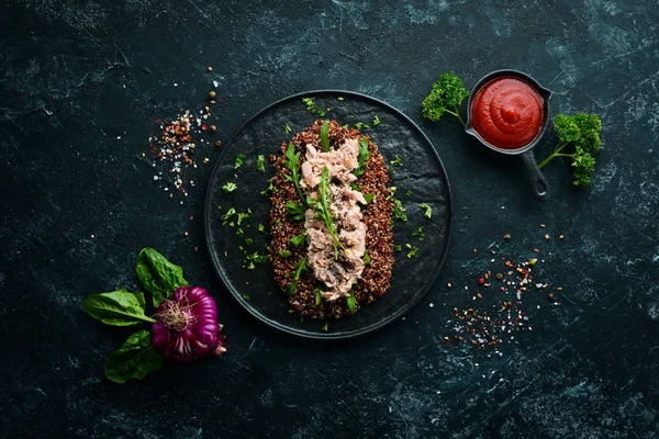 Quinoa Met Tonijn Chia Zaden Supervoedsel Gezond Eten Bovenaanzicht Vrije — Stockfoto