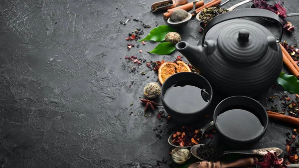 Zet Traditionele Chinese Thee Zwarte Stenen Achtergrond Thee Theepot Kopje — Stockfoto