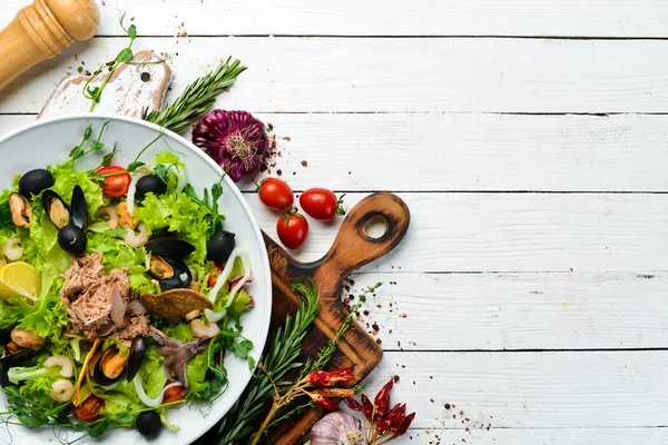 Meeresfrüchte Gemüsesalat Muscheln Kraken Garnelen Thunfisch Ansicht Von Oben Freier — Stockfoto