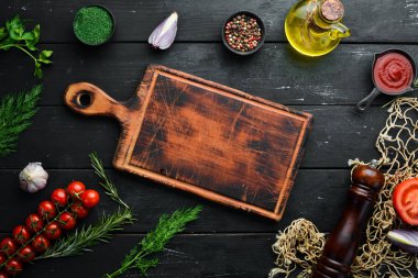 Siyah taş yemek pankartı. Üst görünüm, metin için boş alan. Kırsal biçim.