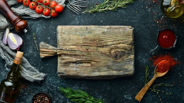 Siyah taş yemek pankartı. Üst görünüm, metin için boş alan. Kırsal biçim.