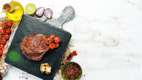 Grillezett Ribeye Steak Régi Háttérben Első Látásra Szabad Hely Sms — Stock Fotó