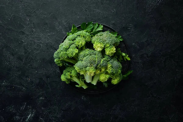 Frisse Groene Broccoli Donkere Oude Achtergrond Bovenaanzicht Vrije Ruimte Voor — Stockfoto