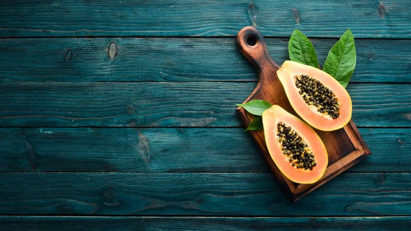 Fresh Papaya Old Background Tropical Fruits Top View Free Space — 스톡 사진