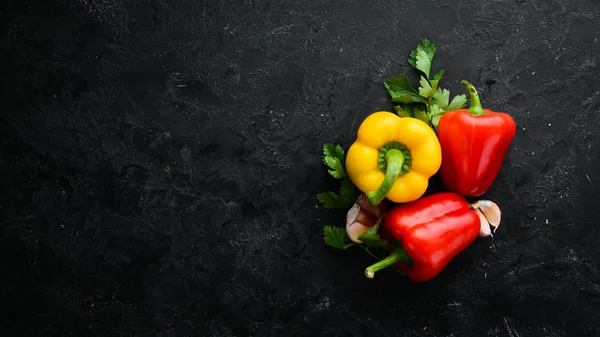 Fresh Bell Pepper Black Stone Background Top View Free Space — 스톡 사진