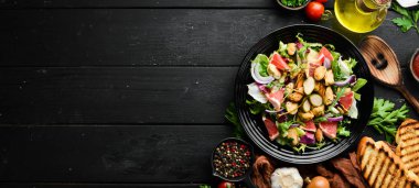 Midyeli salata, greyfurt ve sebze. Üst Manzara. Metnin için boş yer.