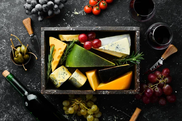 Cheese Assortment Cheese Wooden Box Black Stone Background Top View — ストック写真