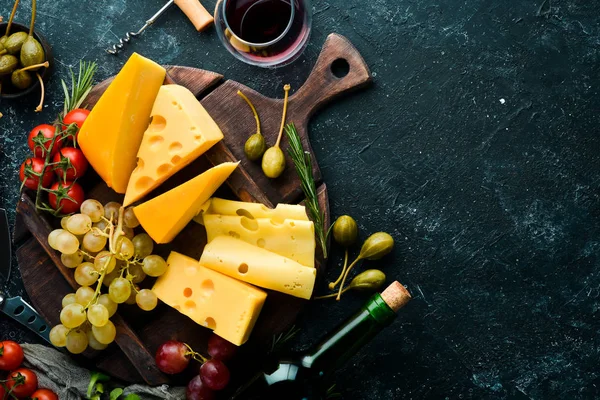 Wine Cheese Snacks Black Stone Background Assorted Cheese Top View — ストック写真