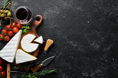 Variety Cheese yumuşak peynir ve mavi. Üst Manzara. Metnin için boş yer.