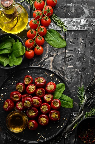 Маринованные Перцы Набитые Каперсами Итальянское Блюдо Вид Сверху Свободное Место — стоковое фото
