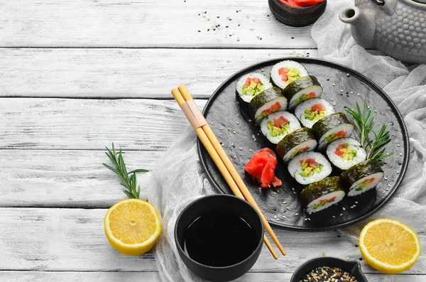 Sushi Vegetariano Con Avocado Pomodori Sushi Set Vista Dall Alto — Foto Stock