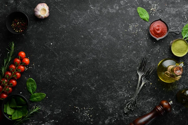 Fondo Negro Para Cocinar Verduras Especias Sobre Mesa Vista Superior — Foto de Stock