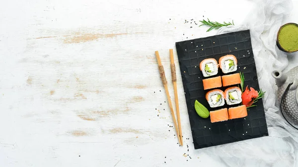 Sushi Tradicional Filadélfia Com Salmão Abacate Queijo Cozinha Japonesa Vista — Fotografia de Stock