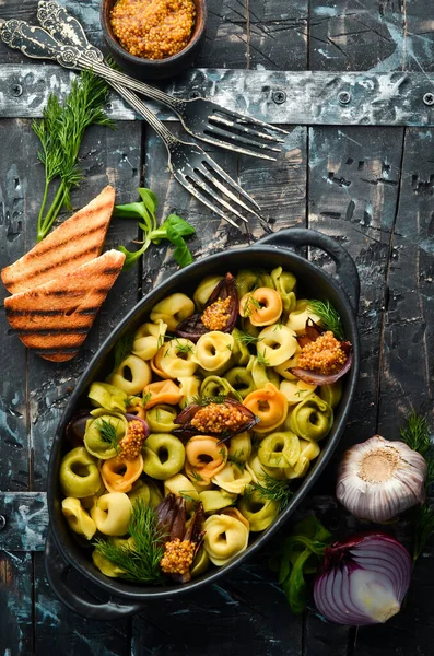 Cozinha Italiana Ravioli Com Cebola Mostarda Vista Superior Espaço Livre — Fotografia de Stock