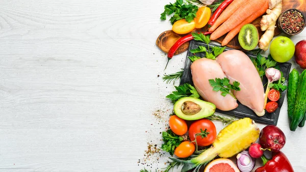 Fondo Alimentario Saludable Verduras Frescas Frutas Carne Pollo Espacio Libre — Foto de Stock