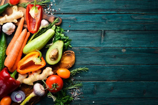 Pozadí Organických Potravin Čerstvá Zelenina Tmavém Pozadí Volné Místo Pro — Stock fotografie