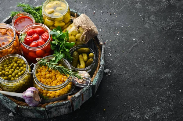 Sayuran Dan Jamur Dalam Toples Kaca Stok Makanan Dengan Latar — Stok Foto