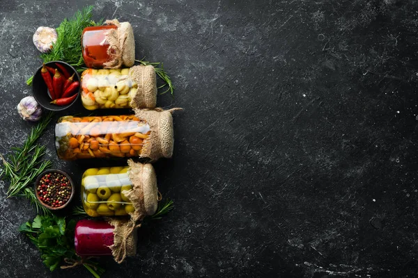 Conjunto Verduras Enlatadas Champiñones Frascos Vidrio Conjunto Alimentos Escabeche Sobre —  Fotos de Stock