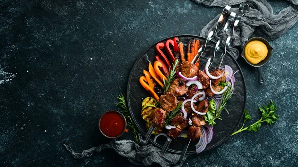 송아지와 채소입니다 위에서 바베큐 — 스톡 사진