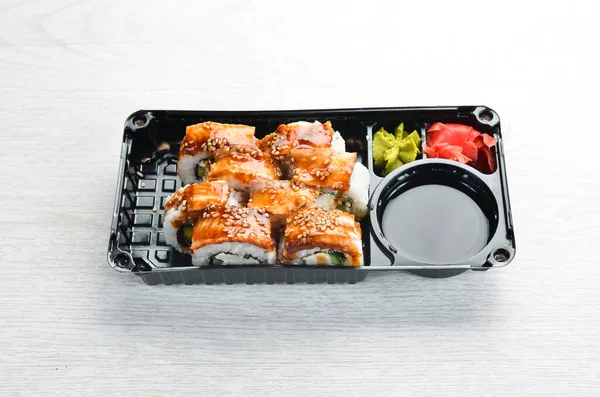Delicioso Sushi Japonês Rola Com Enguia Queijo Filadélfia Entrega Alimentos — Fotografia de Stock