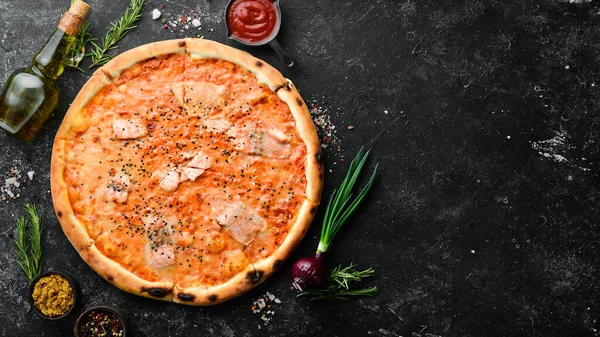 Pizza Salmon Tomato Sauce Italian Cuisine Food Delivery Top View — Stock Photo, Image