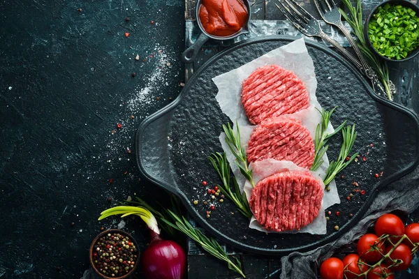 Nyers Szeletek Egy Fűszeres Hamburgerhez Hús Első Látásra Szabad Hely — Stock Fotó