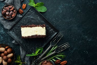 Bir parça tatlı cheesecake. Üst Manzara. Metnin için boş yer.