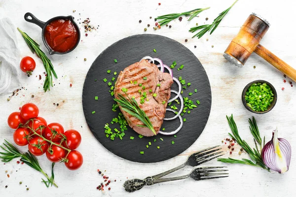 Succosa Bistecca Vitello Arrosto Con Rosmarino Spezie Vista Dall Alto — Foto Stock
